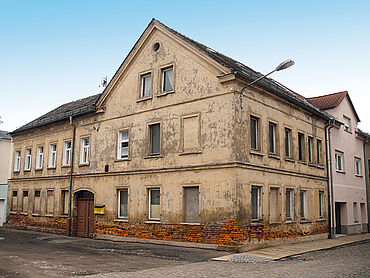 P26-03-009: Obere Neustadt 22
		08451 Crimmitschau