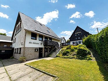S26-03-054: Waldstraße 3
							08248 Klingenthal
