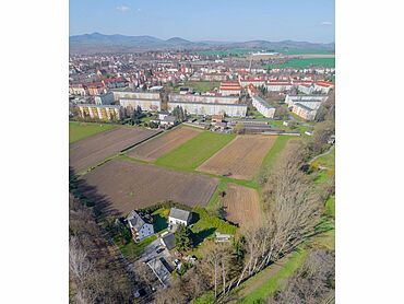 S25-04-071: Dornspachstraße 49
							02763 Zittau