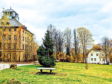 D26-02-043: Hainichener Straße 15
							09600 Oberschöna